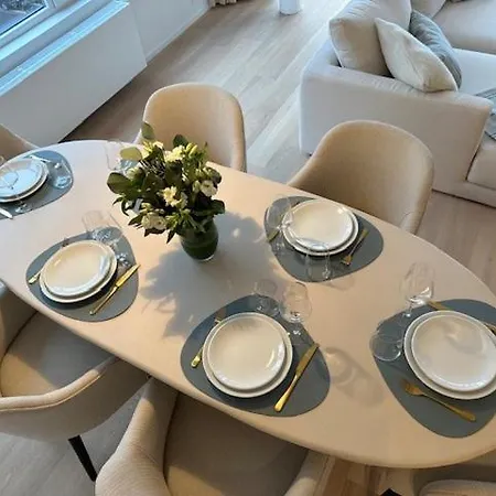 Ruim Met Zeezicht In Hartje Knokke-Heist