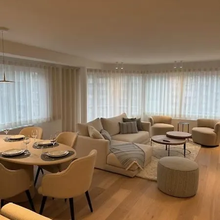 Ruim Met Zeezicht In Hartje Knokke-Heist