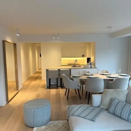 Ruim Met Zeezicht In Hartje